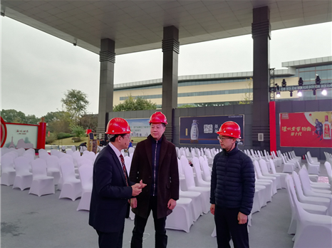 集团总经理杨川赴泸州现场督导酒博会执行工作