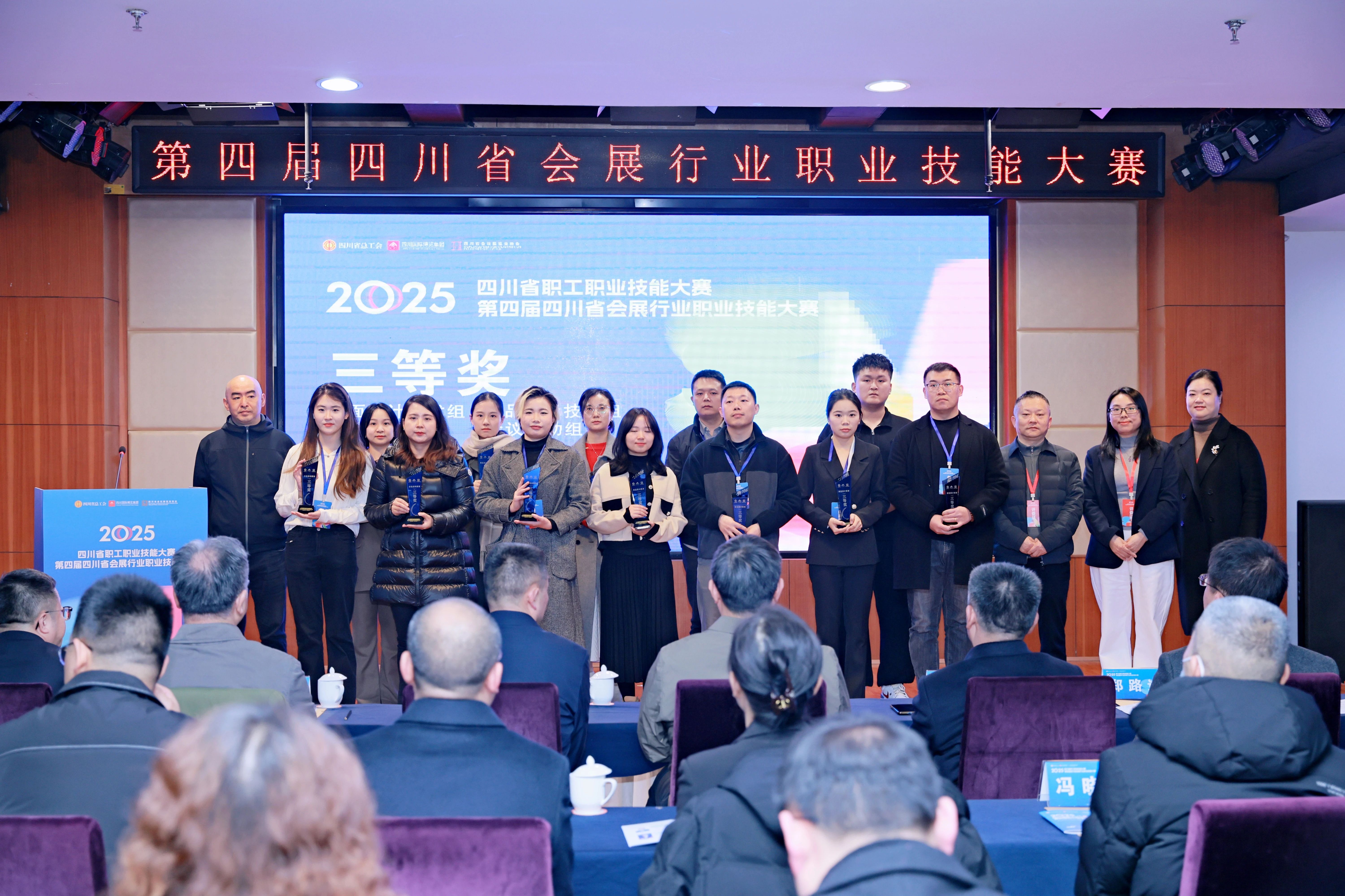 413c63d9-2d41-4304-ac3f-e8bda3fa1337 413c63d9-2d41-4304-ac3f-e8bda3fa1337